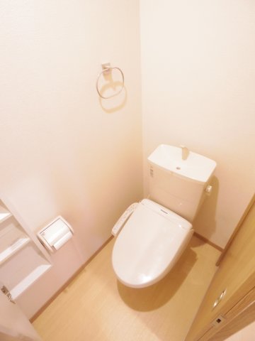 トイレ　※他号室写真です