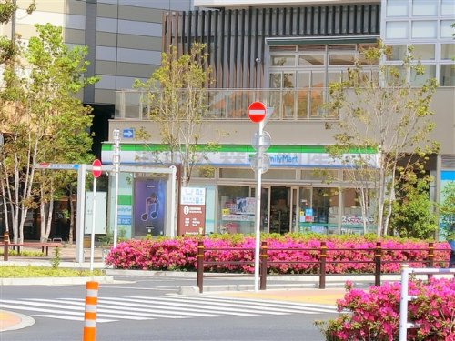 コンビニ　ファミリーマート 糀谷駅南店（コンビニ）まで207m
