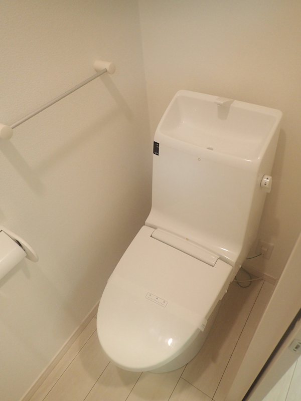 トイレ　ウォシュレット完備