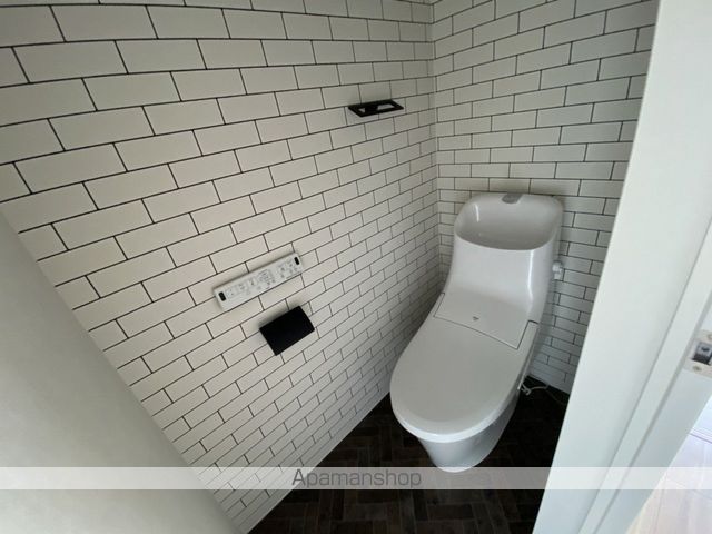 ＪＲ大阪環状線 桃谷駅 徒歩10分 3階建 築6年のトイレ写真