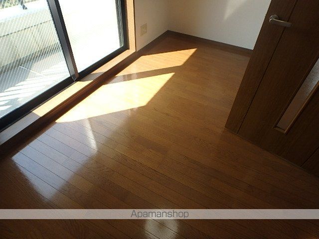りんかい線 天王洲アイル駅 徒歩6分 9階建 築25年の居間写真