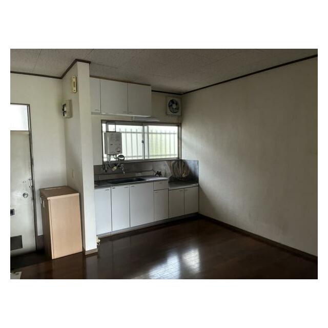 ＪＲ御殿場線 下曽我駅 徒歩15分 2階建 築42年のキッチン写真