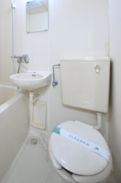 京王線 下高井戸駅 徒歩5分 5階建 築39年のトイレ写真