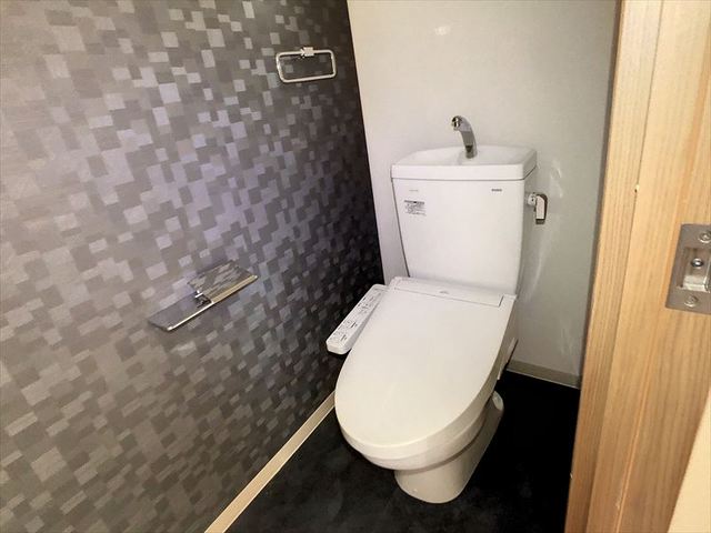 ロイズ空港前のトイレ写真