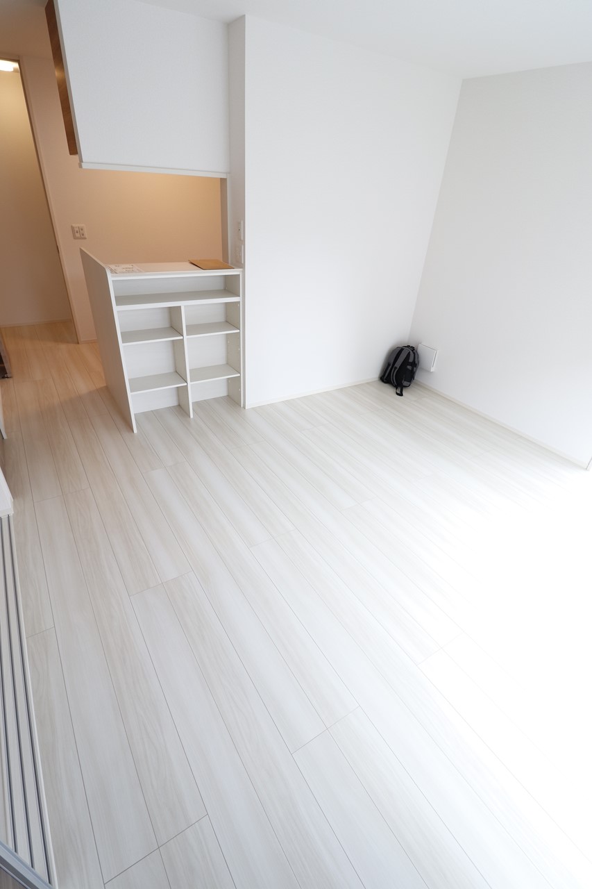 居室・リビング　※同物件、別部屋の写真です。
