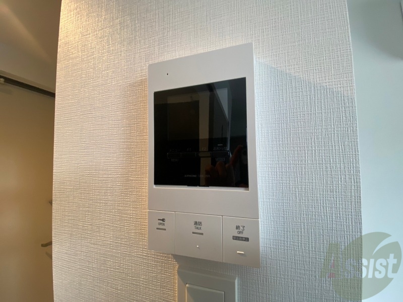 セキュリティ　ＴＶモニター付インターホンです。来客者の顔が見えるので安心！