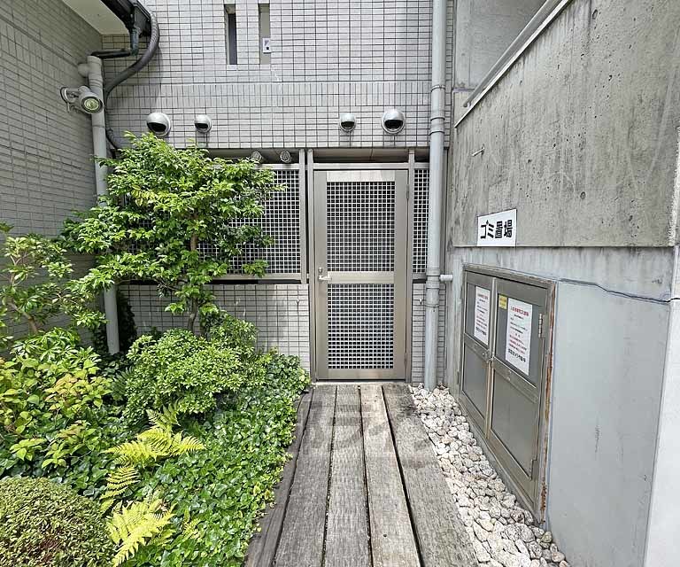 フラット8の外観写真
