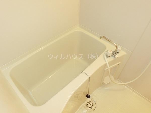 バス・シャワールーム　浴室乾燥機付きバス！