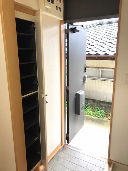 玄関　シューズボックスあります