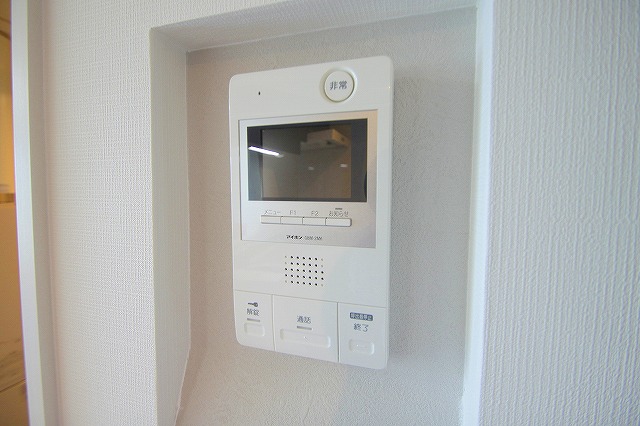 セキュリティ　来客者の確認ができるTVモニターホンが設置されています。