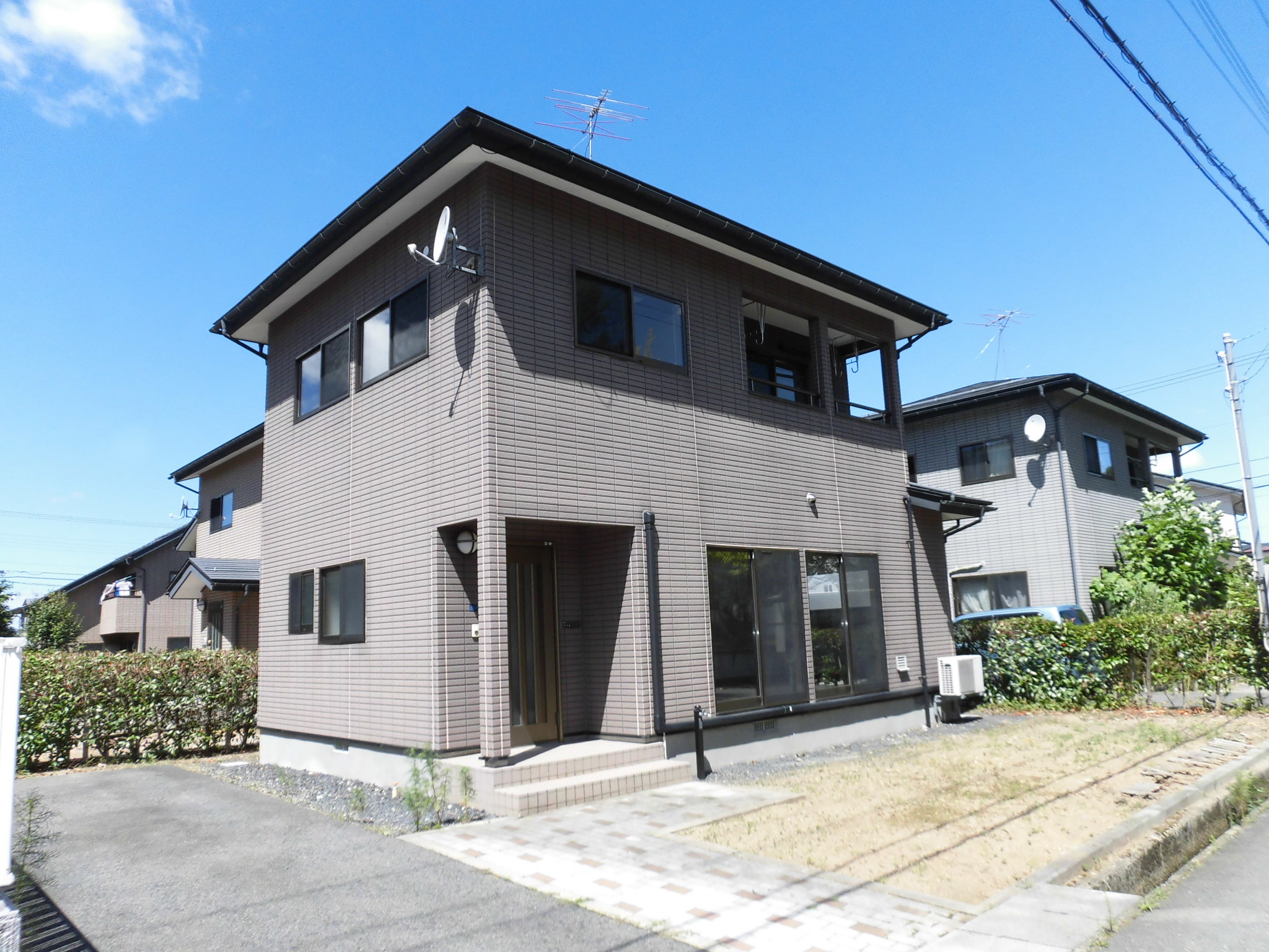 建物外観　南東棟（日当たり良好です。）