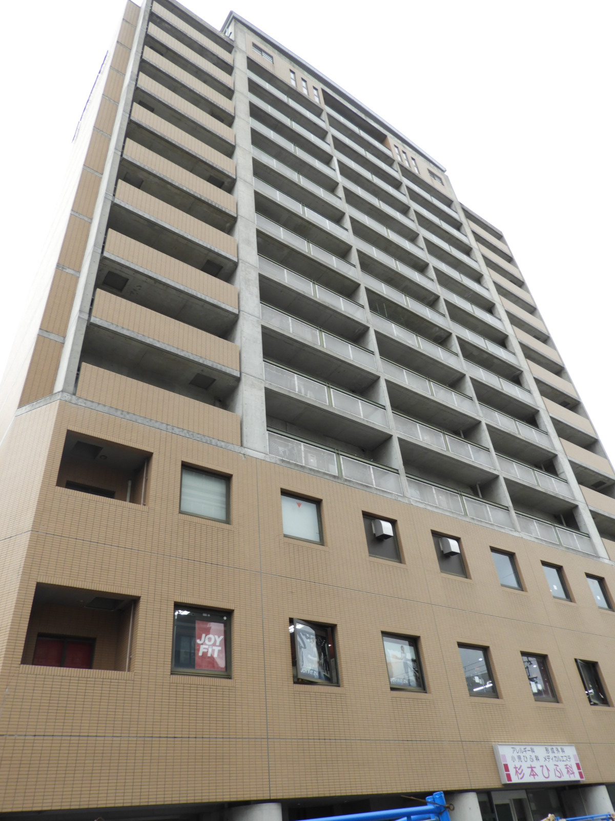 守口市本町のマンションの建物外観