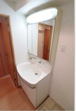 洗面設備　＊同物件、別部屋になります。