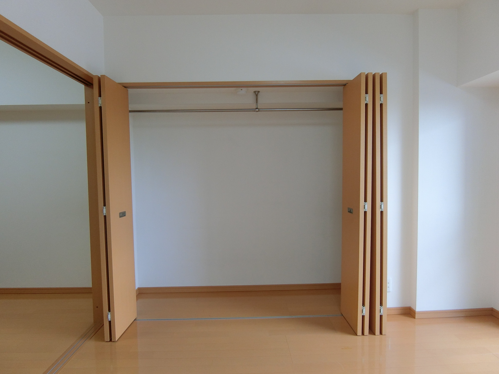 収納　＊同物件、別部屋になります。