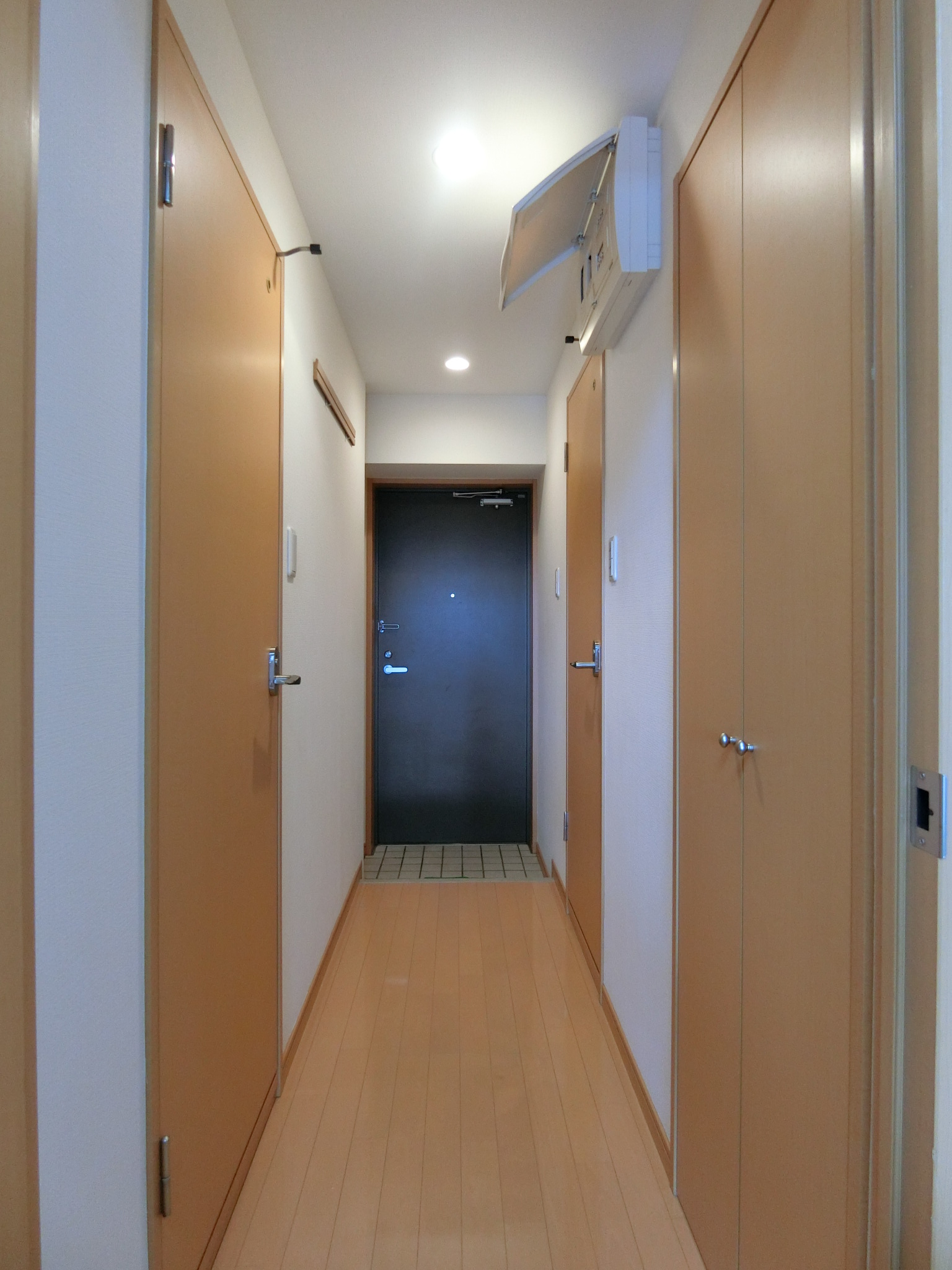 玄関　＊同物件、別部屋になります。