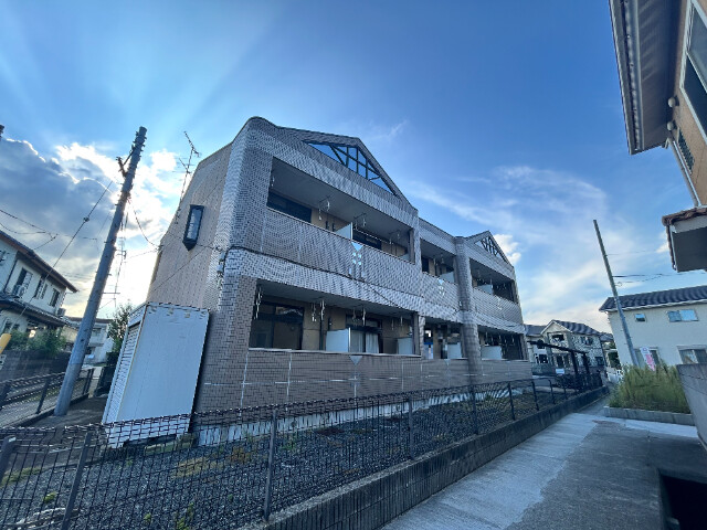 【倉敷市田ノ上のマンションの建物外観】