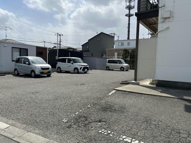 【郡山市富田町のアパートの駐車場】