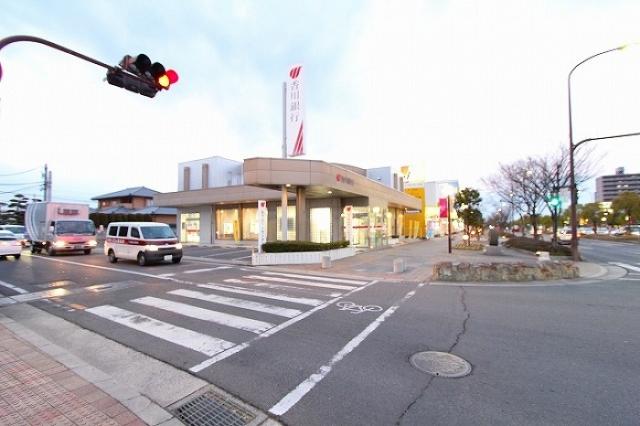 【高松市林町のマンションの銀行】