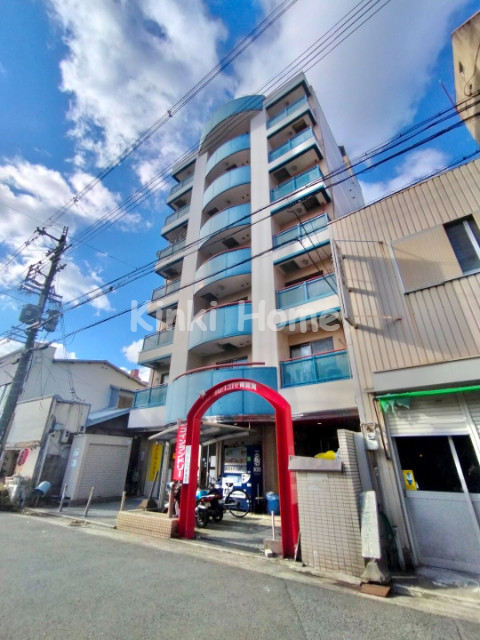 和歌山市南雑賀町のマンションの建物外観
