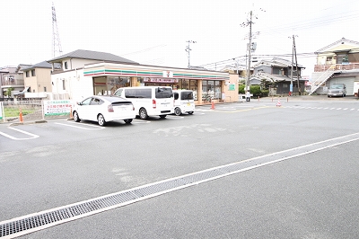 コンビニ　セブンイレブン橿原豊田町店（コンビニ）まで1058m