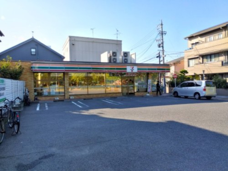 コンビニ　セブン－イレブン名古屋仲田１丁目店（コンビニ）まで528m