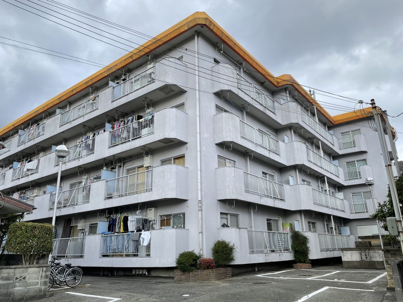 【たつの市龍野町日山のマンションの建物外観】