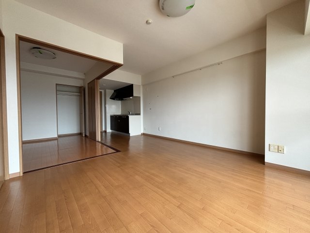 居室・リビング　※クリーニング前の写真です。