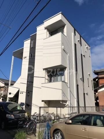 さいたま市北区日進町のアパートの建物外観