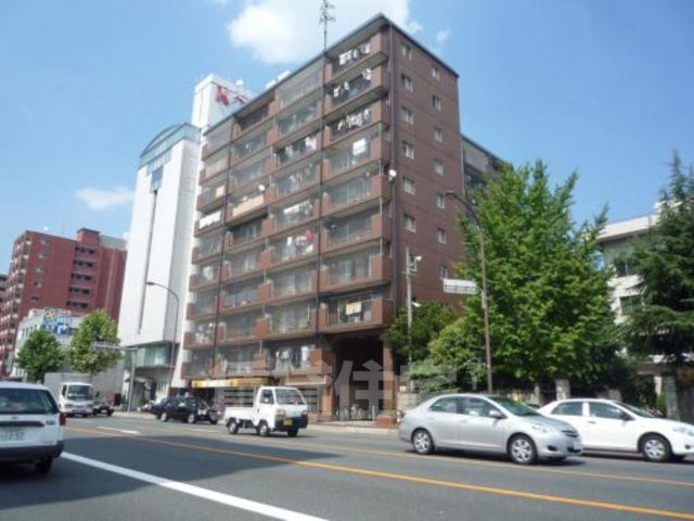 京都市右京区西院高田町のマンションの建物外観