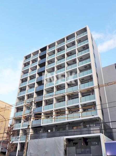 【横浜市南区万世町のマンションの建物外観】