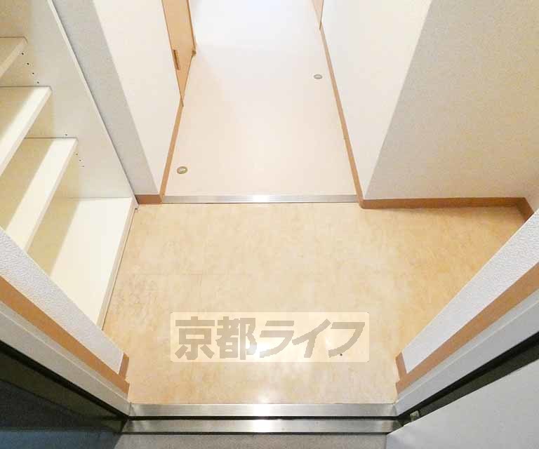 【京都市伏見区深草野田町のマンションの玄関】