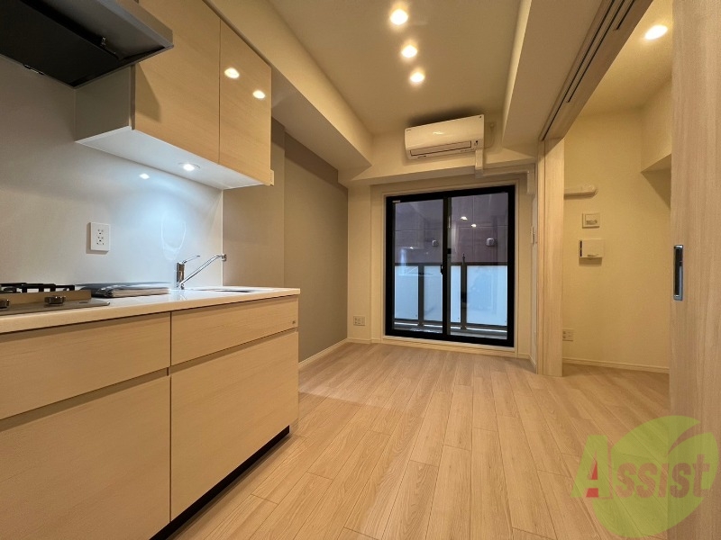 居室・リビング　シンプルなリビングにはしっかり日差しが入り明るいです