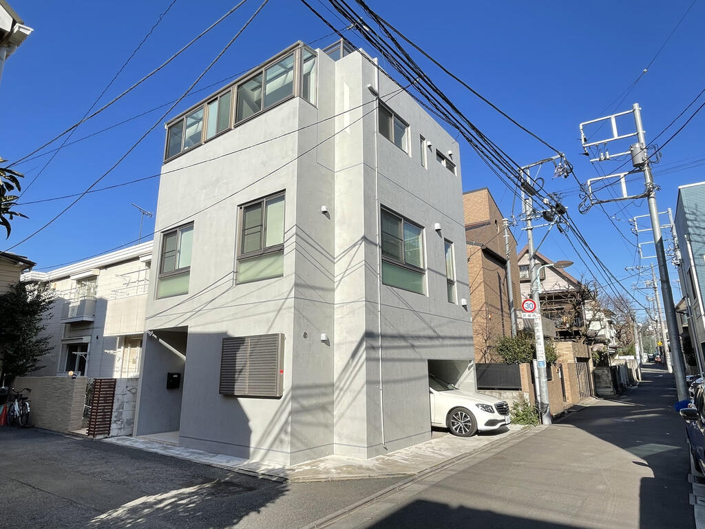 建物外観　スタイリッシュな戸建