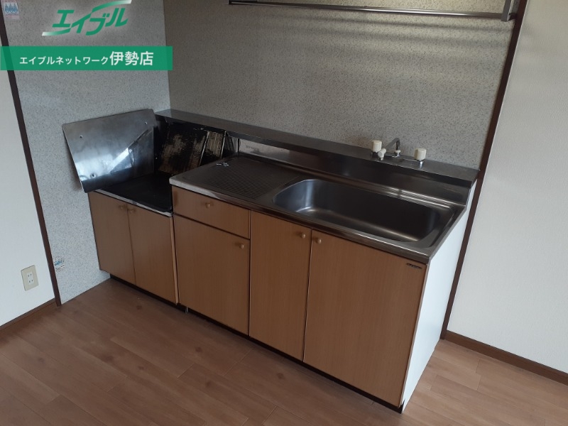 キッチン　別部屋参考写真です