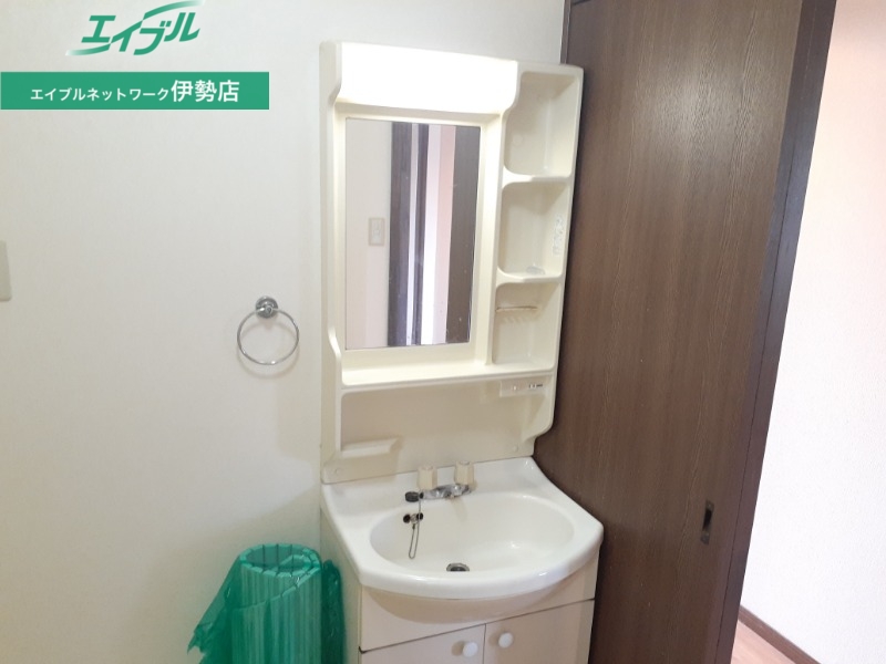 洗面設備　別部屋参考写真です
