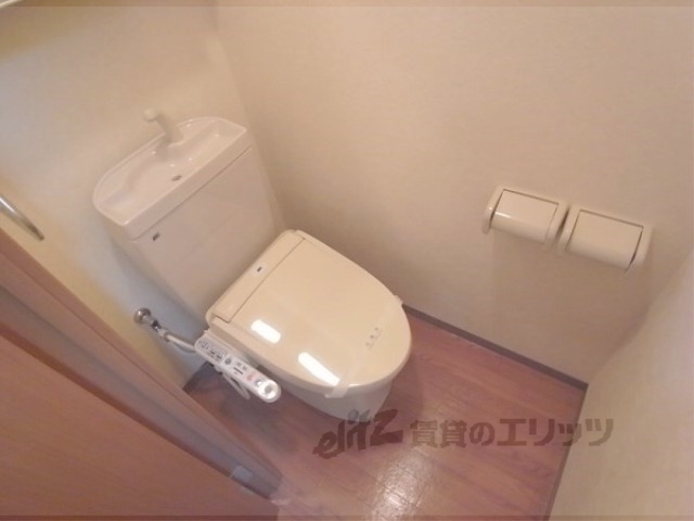 トイレ　ウォシュレット付