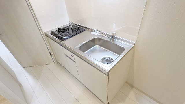 キッチン　コンパクトなキッチンで掃除もラクラク