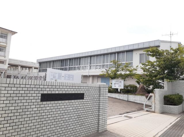 中学校　岡山市立山南中学校（中学校）まで1222m