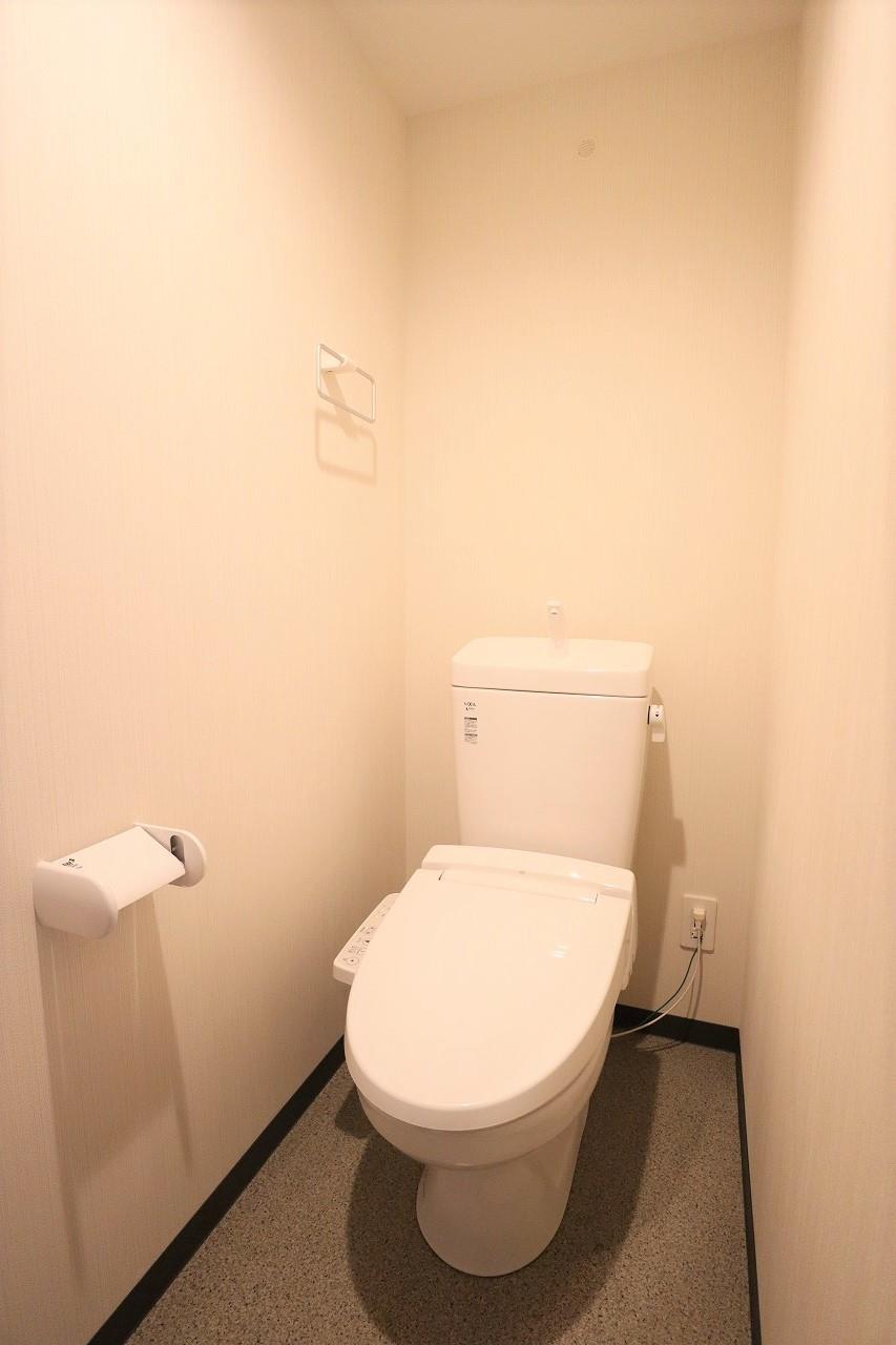 トイレ　トイレには温水洗浄便座がついており快適です！