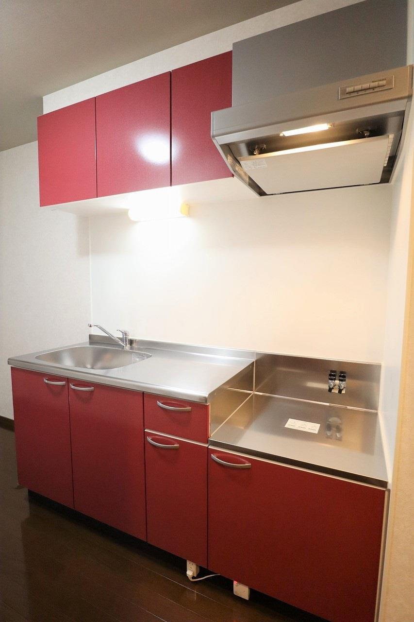 キッチン　シンク・調理スペース広々でお料理のしやすいキッチンです。