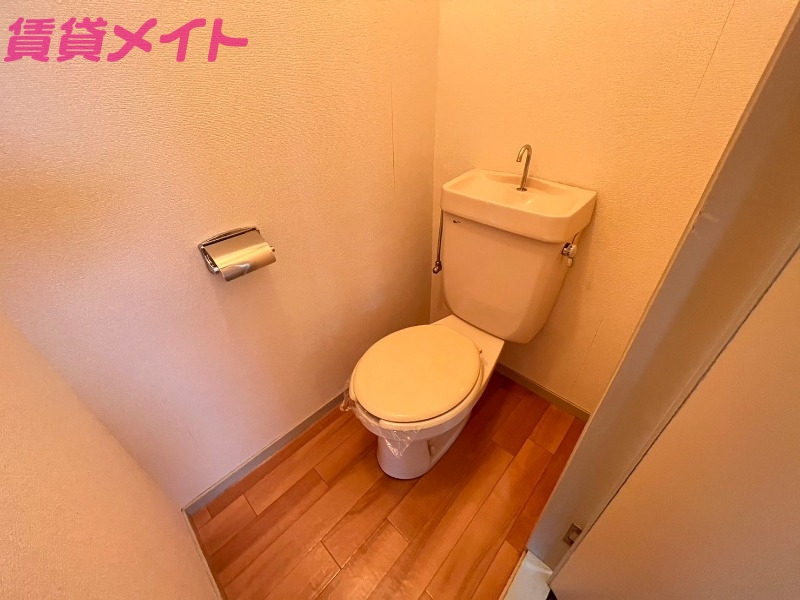 トイレ　同物件別部屋写真