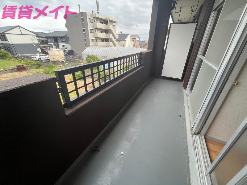 バルコニー　同物件別部屋写真