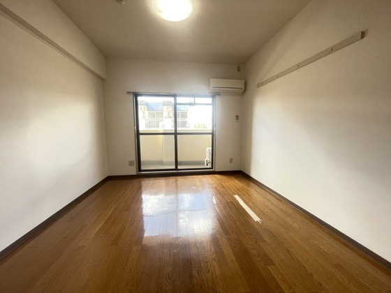 居室・リビング　※別部屋の写真です