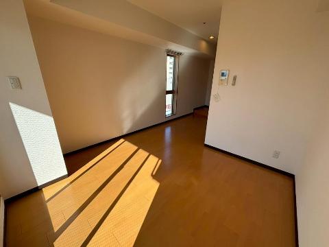 居室・リビング　室内