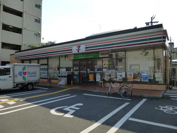 コンビニ　セブンイレブン（コンビニ）まで290m