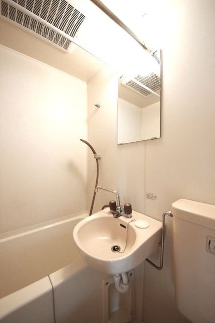 バス・シャワールーム　内装