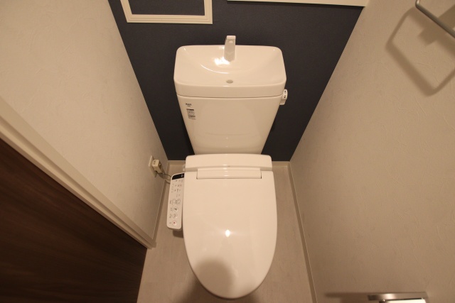 トイレ　※こちらは別の階の参考写真です