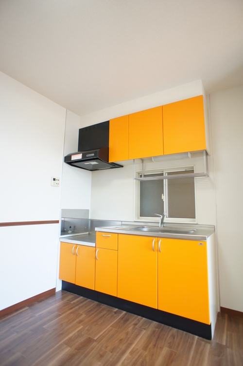 キッチン　上下にキッチン用品を収納できます