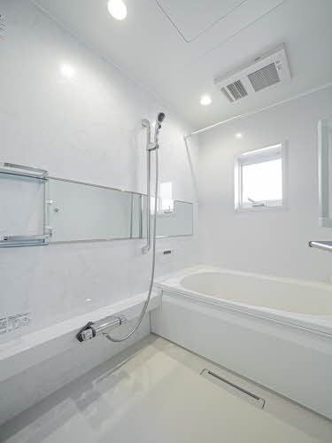 バス・シャワールーム　忙しい日々の中でリラックスタイムにゆったりとご利用下さい。