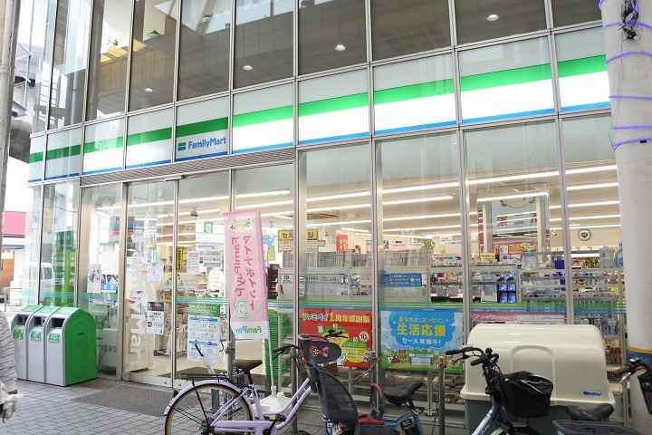 コンビニ　ファミリーマート（コンビニ）まで1034m